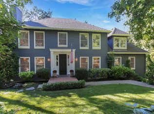 15566 Village Park Ct, Lake Oswego, OR