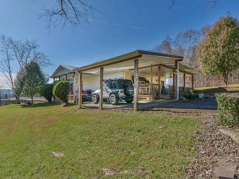 492 Olinger Dr — Photo 33