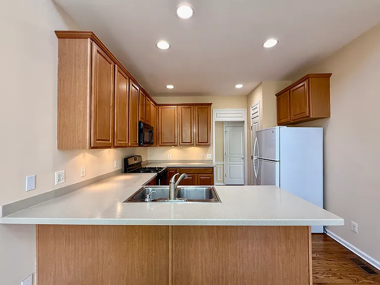 8 Trewbridge Ct — Photo 3