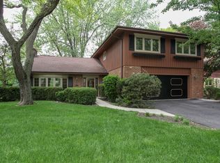 1762 Birch Rd, Northbrook, IL 60062