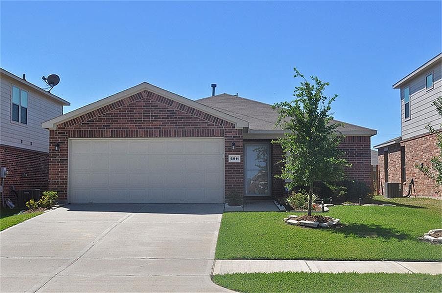 1st image of 5811 Banyan Oak Ct