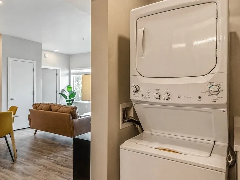 Parq Crossing Apartments — Photo 14
