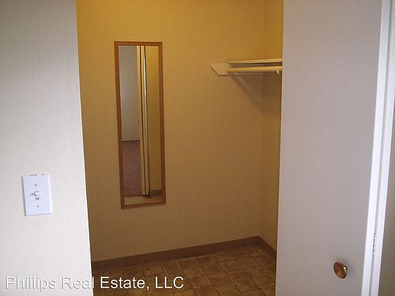 5th image of 402 N G St APT 10