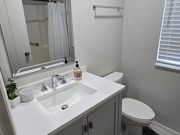 10715 W Tropicana Cir — Photo 4