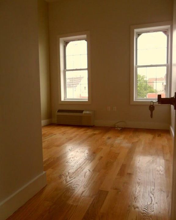 1st image of 175 Tompkins Ave #3A
