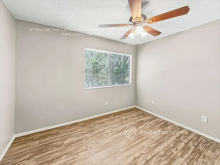 951 Waverly Dr — Photo 12