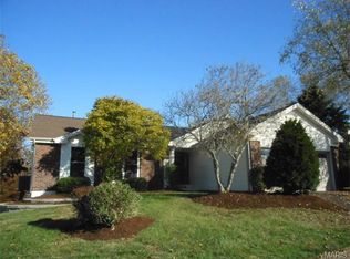 160 Tartan Green Blvd, Ballwin, MO 63021