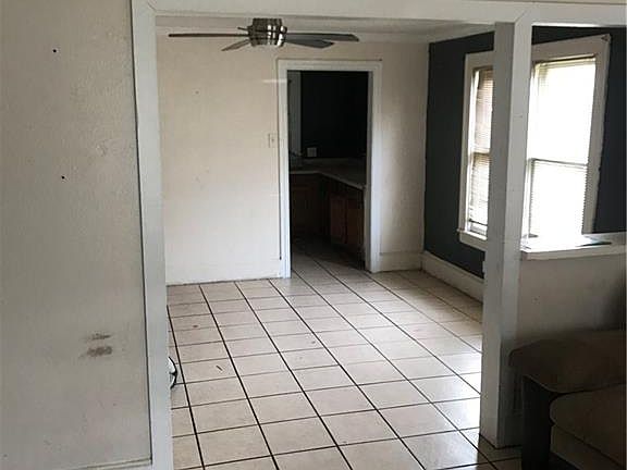 4th image of 1114 Newport Ave