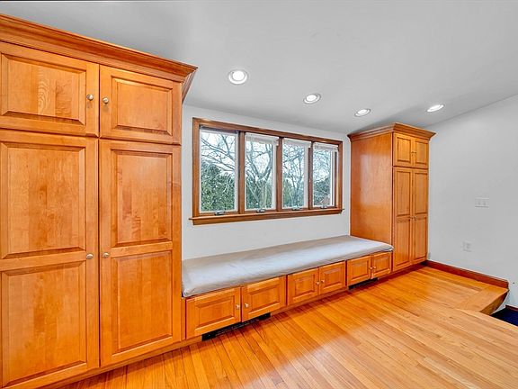 3rd image of 73 Waterhill St