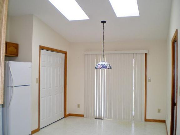 5th image of 88 Autumn Ridge Dr #Penthouse 3-u18