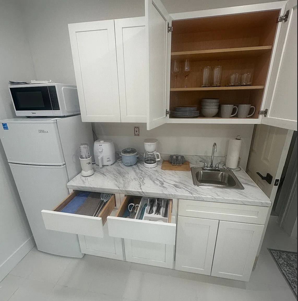 Studio, 400 sqft, $1,500 — Photo 3