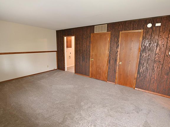 2nd image of 113 E Zarley Blvd