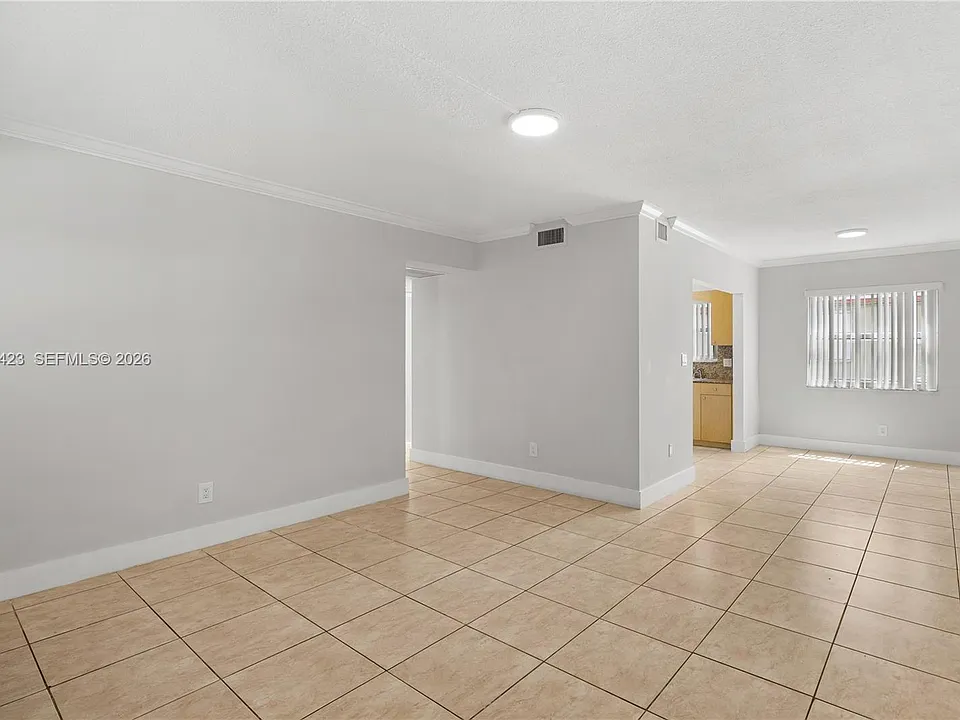 4933 Hollywood Blvd #103