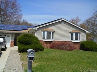 208 Lake Winnepesaukee Dr, Little Egg Harbor Township, NJ 08087