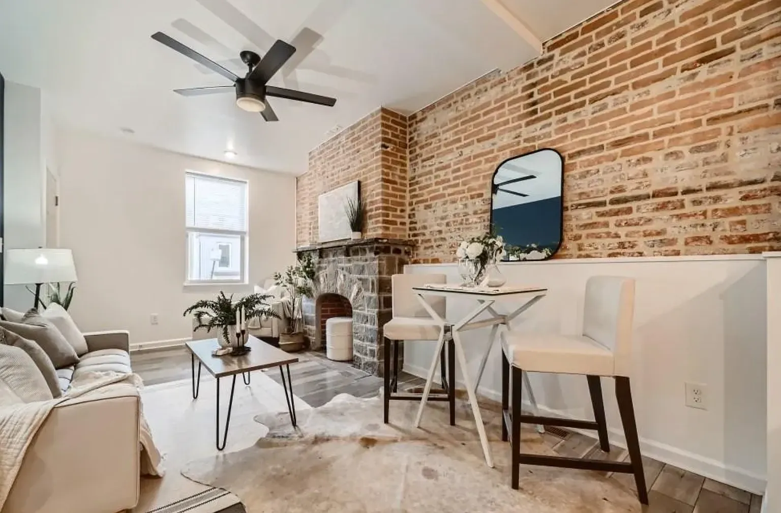 2 bed, 1000 sqft, $2,100 — Photo 2