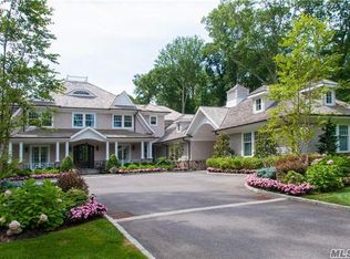 20 Beardsley Ln, Huntington, NY 11743