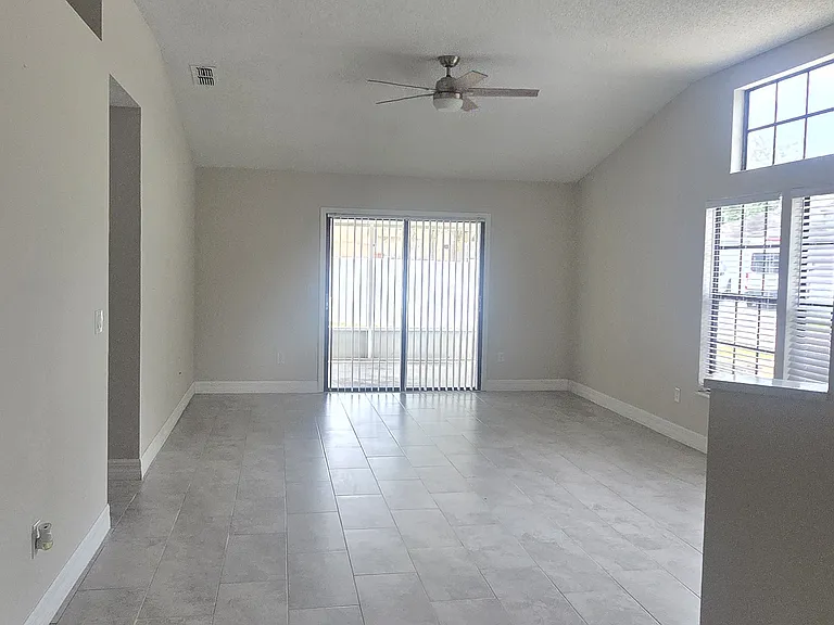 10114 Allenwood Dr — Photo 4