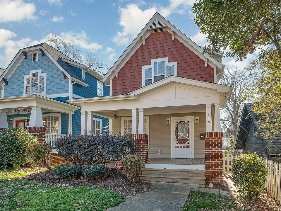 319 Woodvale Pl