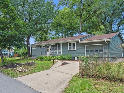 8216 Central St, Kansas City, MO, 64114