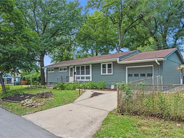 8216 Central St, Kansas City, MO 64114