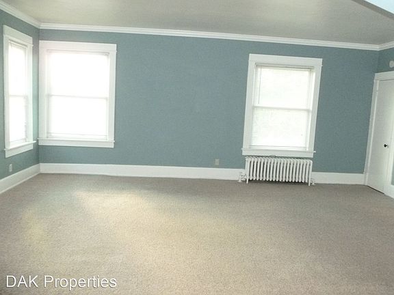 5th image of 1918 N Warren Ave #3997728