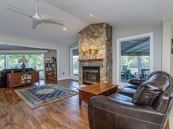 2nd image of 37 Walden Pond Drive