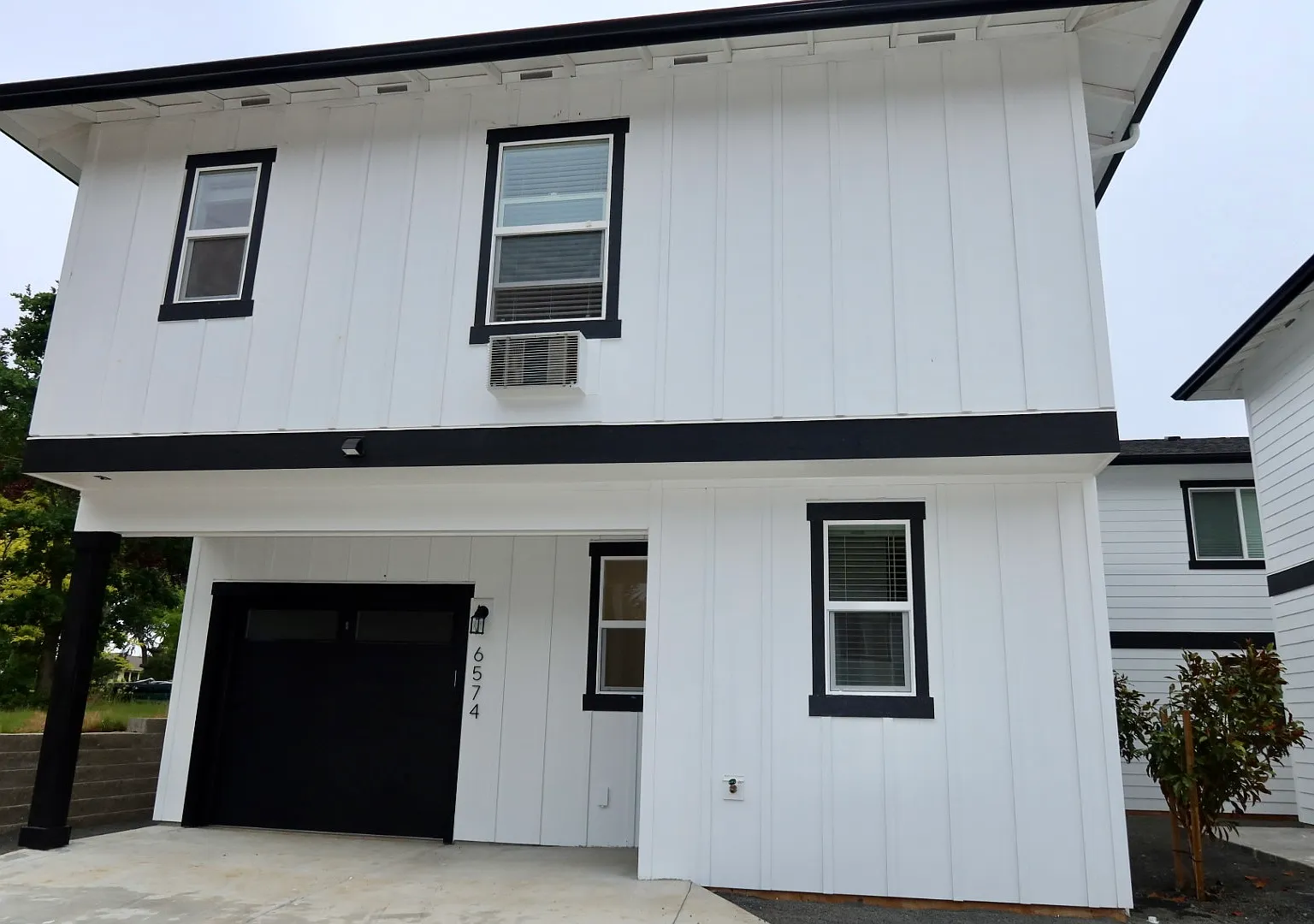 2 bed, 839 sqft, $2,095 — Photo 3