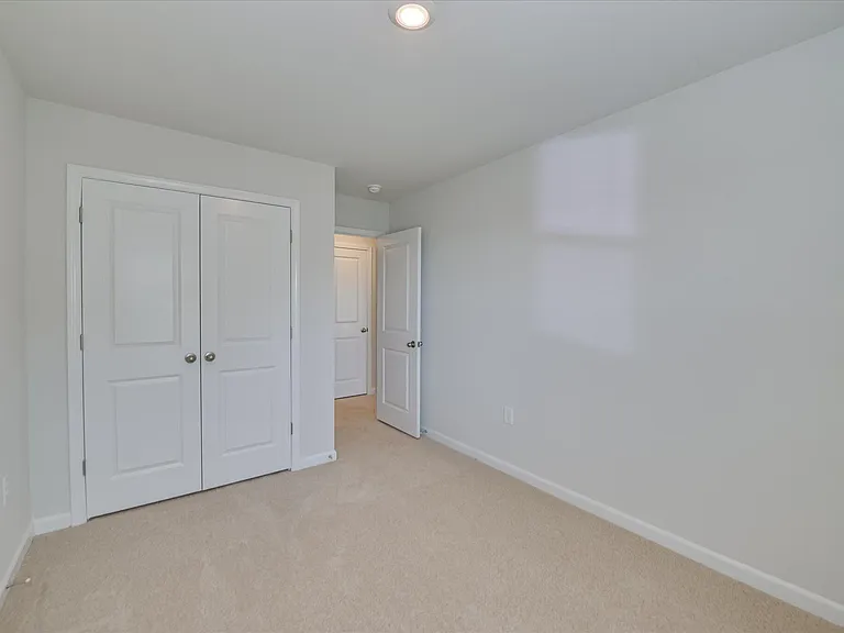 811 Grovebury Ct — Photo 22