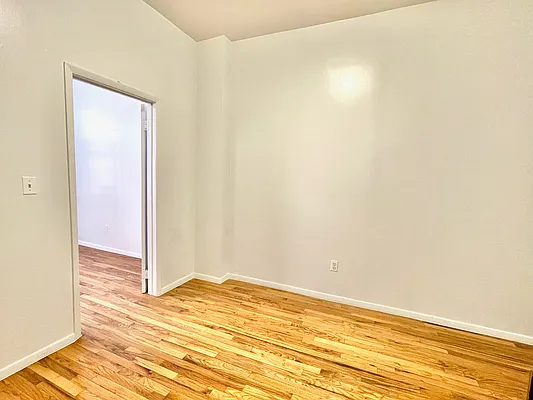 Rented by Compass | media 33