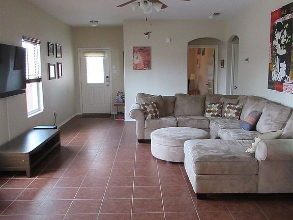4th image of 11216 Granados St