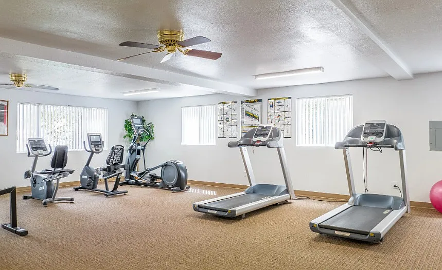 Overlook Pointe Apartments — Photo 3