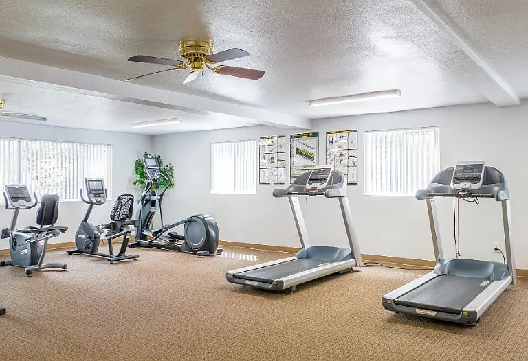 Overlook Pointe Apartments — Photo 3