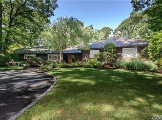 2 Juniper Ln, Oyster Bay, NY 11771