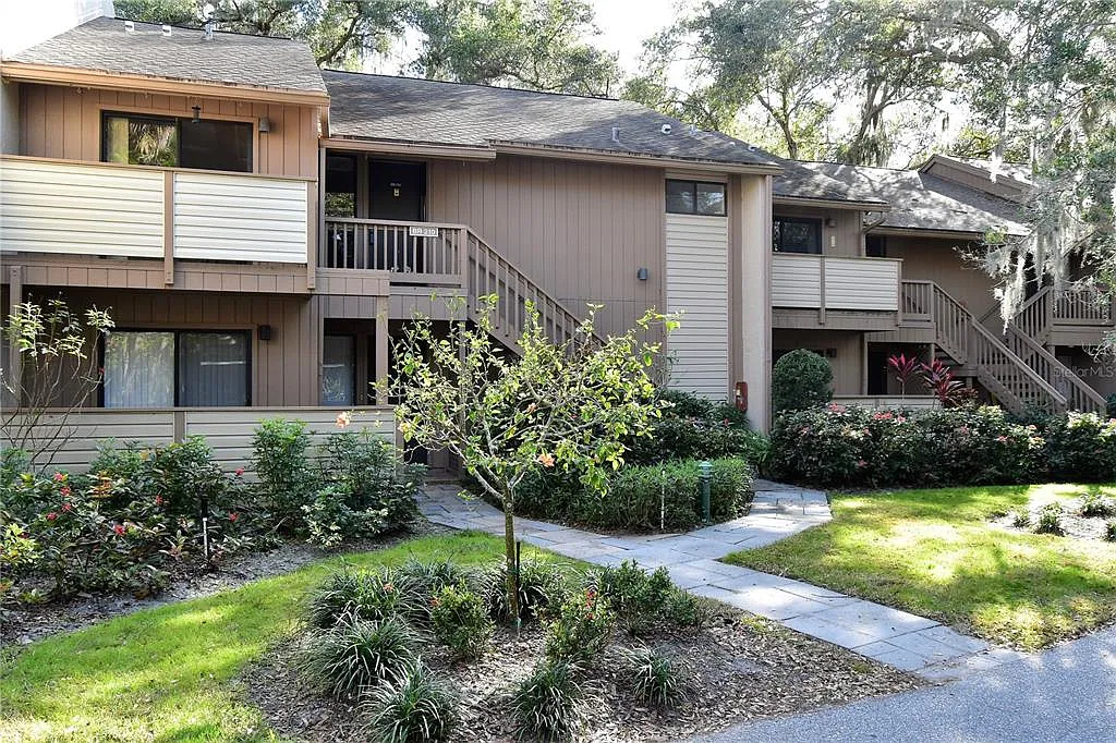 1 bed, 1.0 bath, 829 sqft, $2,000 — Photo 1