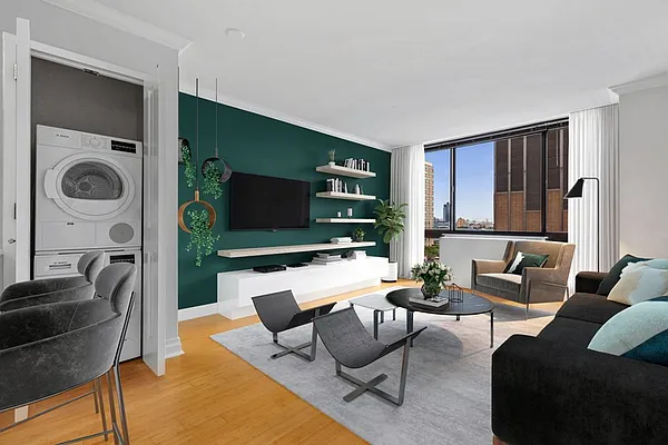 Rented by Greystar | media 52