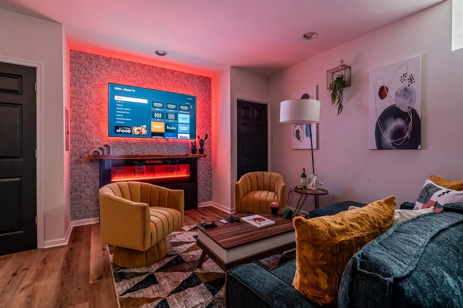 2 bed, 1.0 bath, $7,322 — Photo 1
