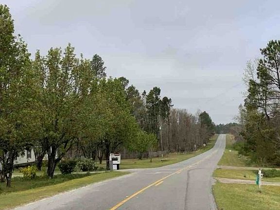 Exterior Neighborhood (street photo)