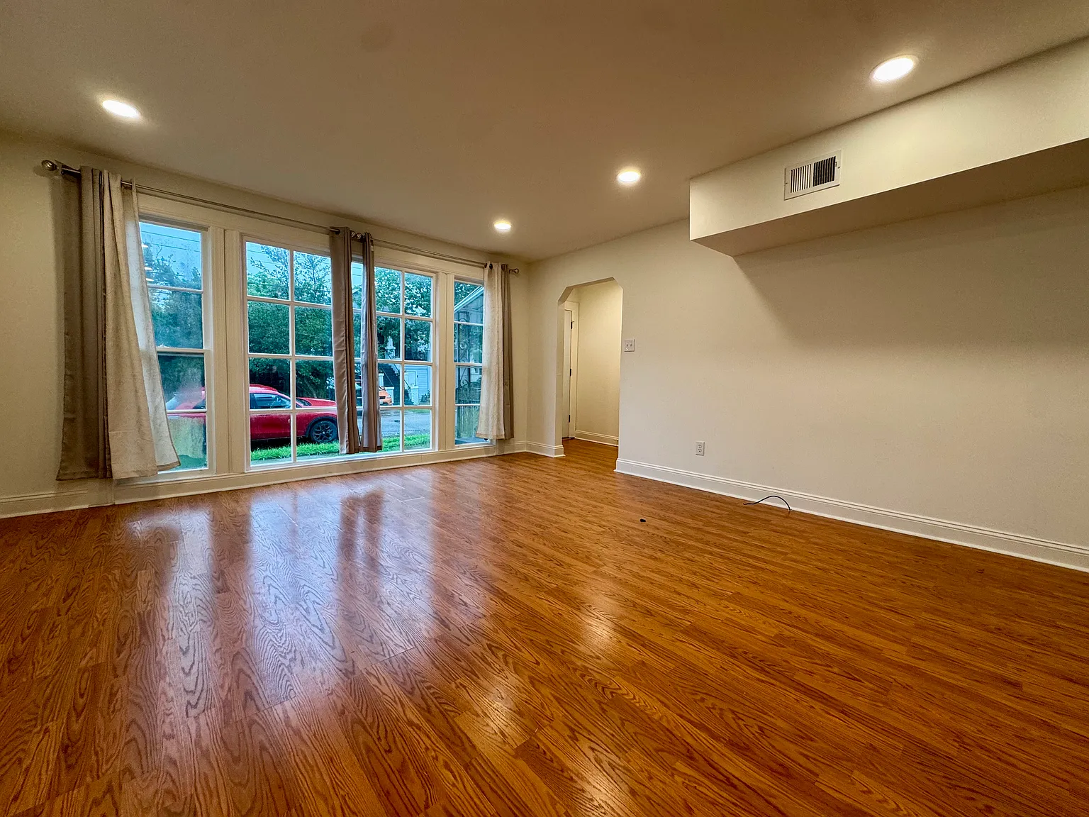 3328 Robert Street — Photo 2