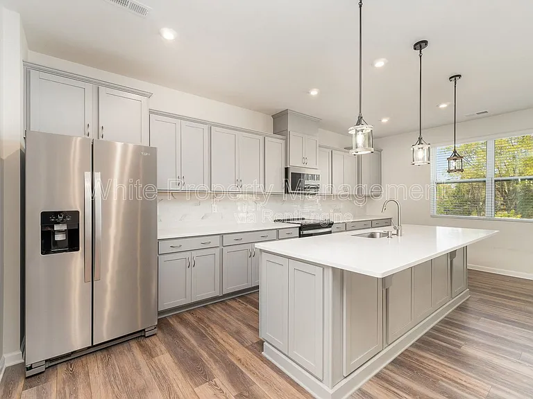 114 Marron Dr — Photo 6