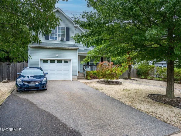 27 Lena Court, Bayville, NJ 08721