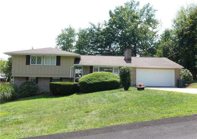 1st image of 2 Holly Dr