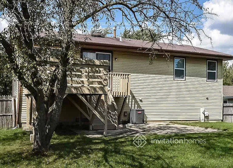 1307 Foxcroft Dr — Photo 12