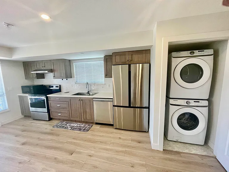 1100X Harris Dr #BASEMENT — Photo 7
