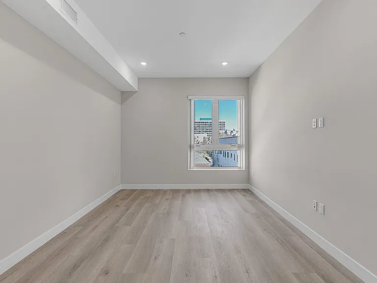 825 Coronado-Building — Photo 51