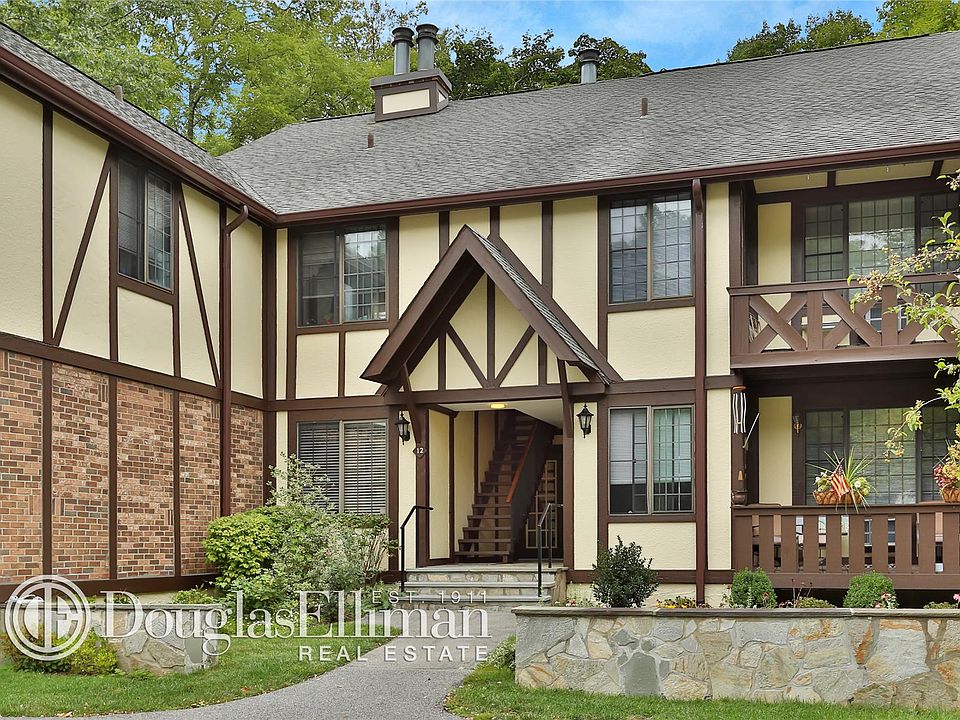 1st image of 12-7 Foxwood Dr