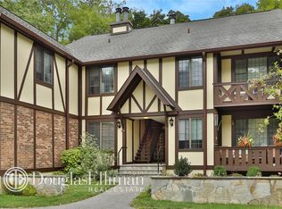 12-7 Foxwood Dr, Pleasantville, NY 10570