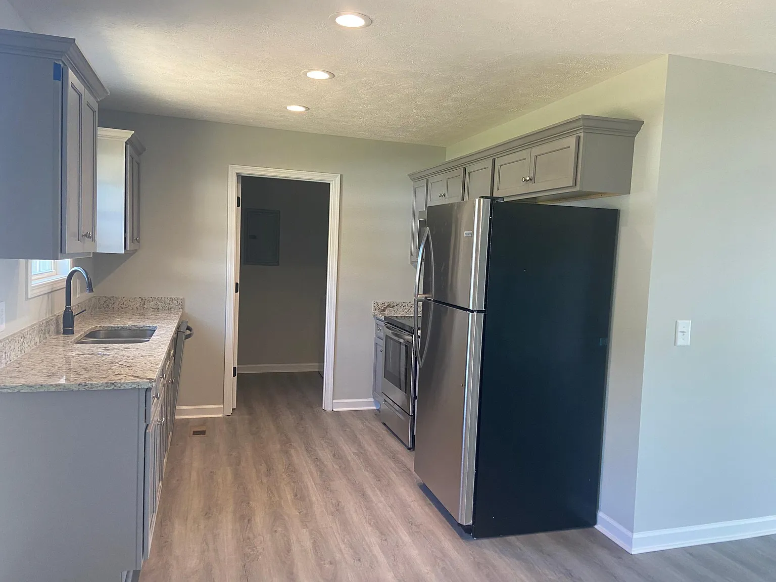 605 Annas Way — Photo 3