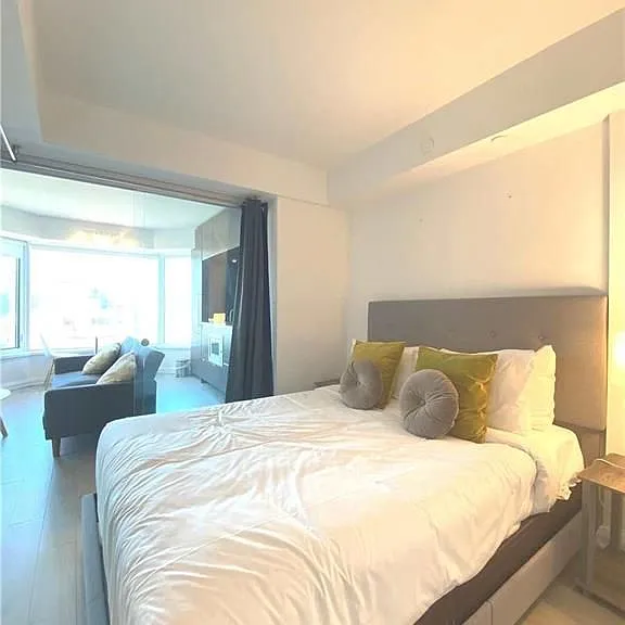 155 Yorkville Ave #620 — Photo 2