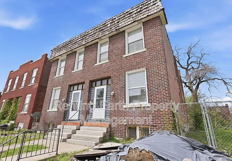 3127 Clay Ave — Photo 4