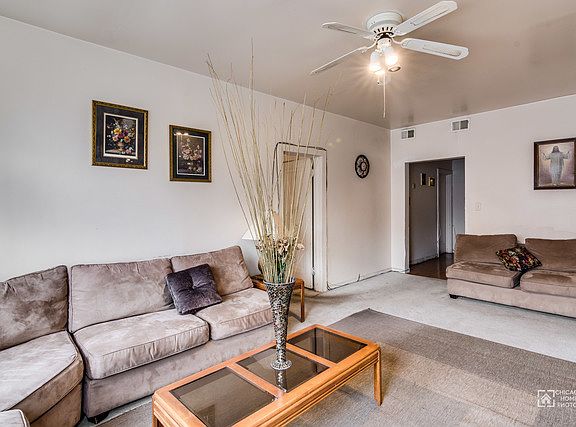 3rd image of 4208 W Gladys Ave